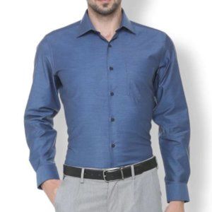 Van Heusen Men's Button-Up Dress Shirt